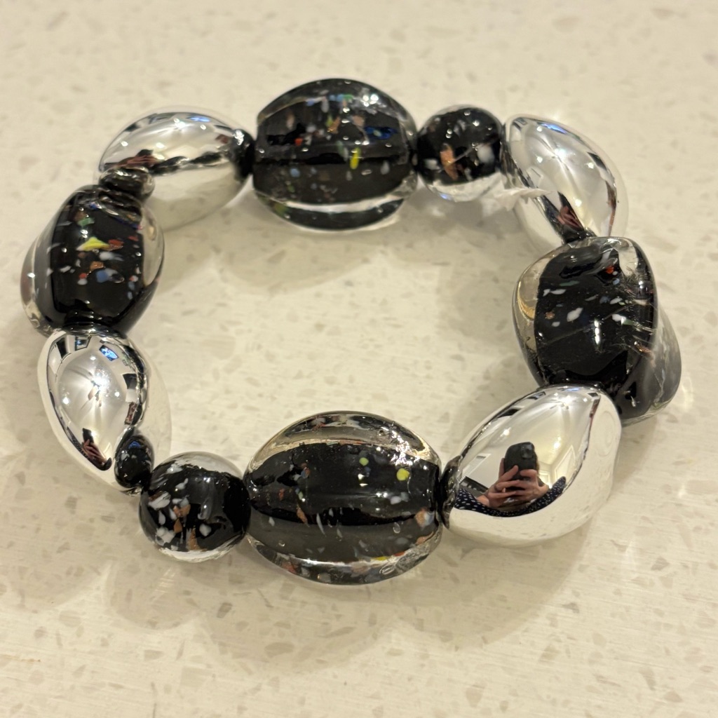 Erica Lyons Black Silver Artisan Glass Beaded Stretch Chunky Bracelet 15$